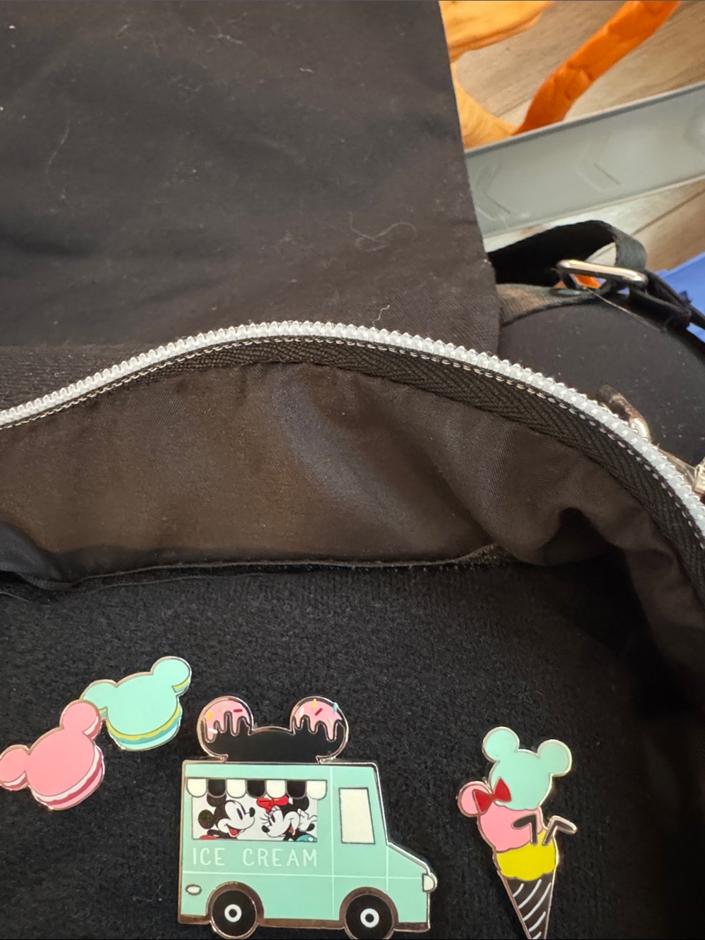 Disney eats 3 pin set NWT